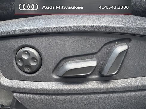 Used 2023 Audi Q5 2.0T Premium Plus w/ Premium Plus Package AWD/4WD image 11