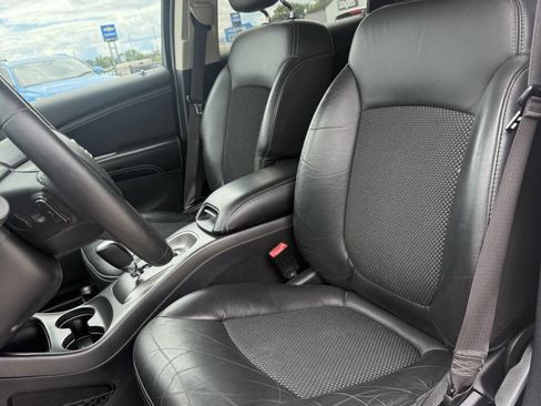 Used 2015 Dodge Journey Crossroad w/ Flexible Seating Group image 11