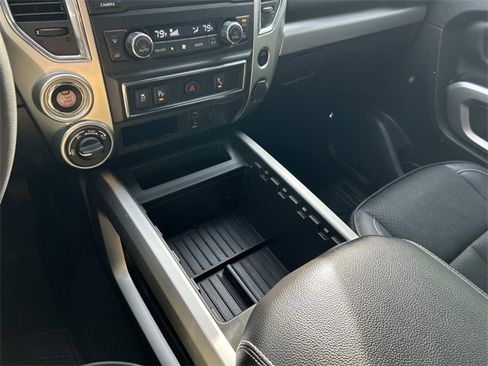 Used 2017 Nissan Titan PRO-4X image 26