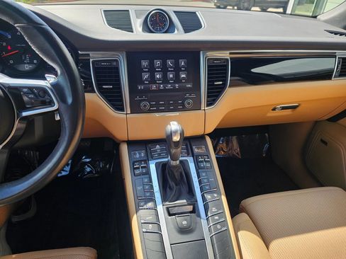 Used 2017 Porsche Macan AWD/4WD image 29