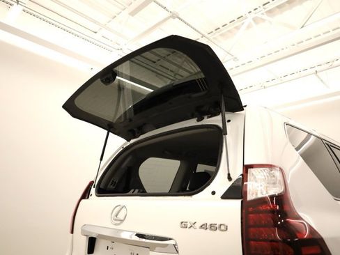 Used 2019 Lexus GX 460 Luxury w/ Sport Design Package image 43