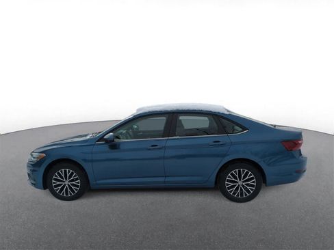 Used 2020 Volkswagen Jetta SE w/ SE Cold Weather Package image 5