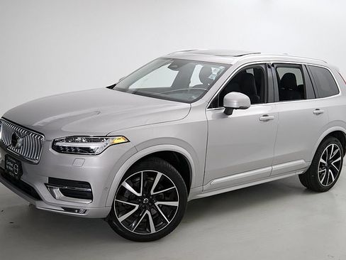 Certified 2023 Volvo XC90 B6 Plus AWD/4WD image 3