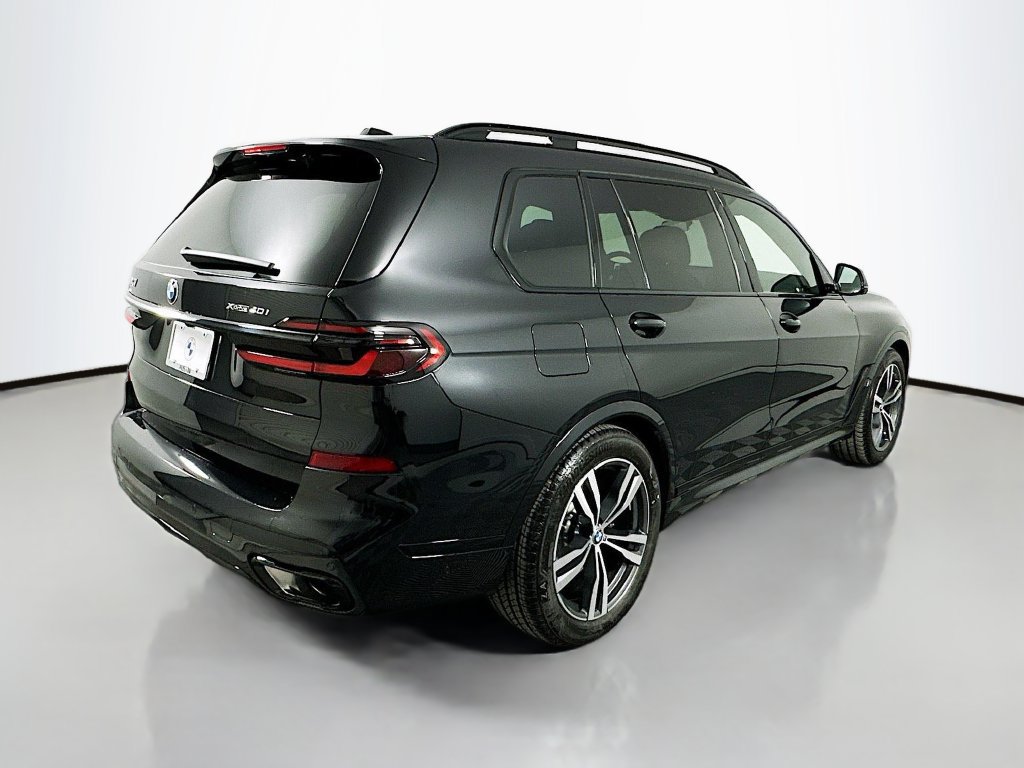 Used 2026 BMW X7 xDrive40i w/ M Sport Package AWD/4WD image 5