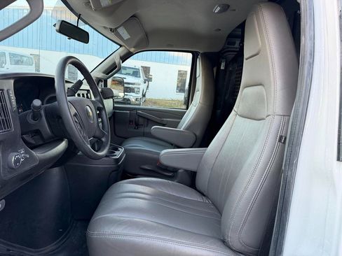 Used 2025 Chevrolet Express 2500 RWD 2500 135 w/ Driver Convenience Package image 11