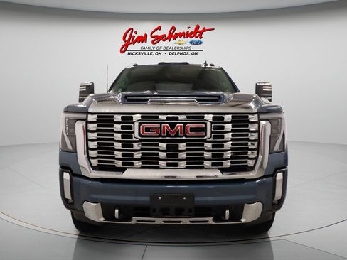 Used 2025 GMC Sierra 2500 Denali w/ Denali Reserve Package AWD/4WD image 3