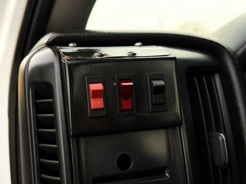 Used 2015 Chevrolet Silverado 1500 W/T w/ Trailering Package image 19