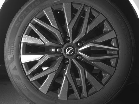 Used 2025 Nissan Altima 2.5 SV image 15