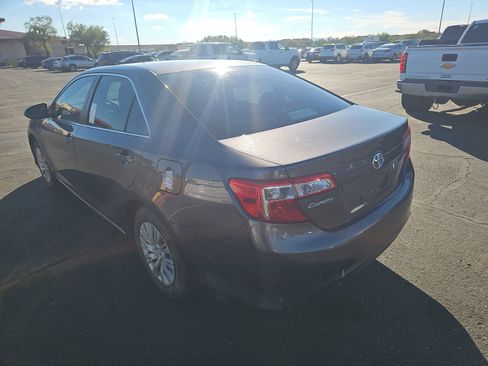 Used 2014 Toyota Camry LE image 6
