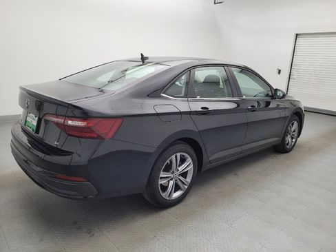 Used 2024 Volkswagen Jetta SE image 10