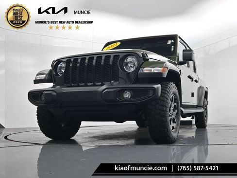 Used 2021 Jeep Gladiator Sport AWD/4WD image 39