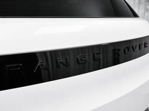 Used 2024 Land Rover Range Rover Sport SE image 93