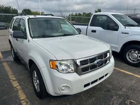 Used 2011 Ford Escape XLT w/ 201A Rapid Spec Order Code FWD image 9