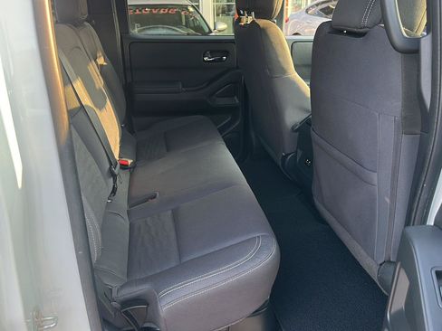 Used 2023 Nissan Frontier SV w/ Midnight Edition Package AWD/4WD image 12
