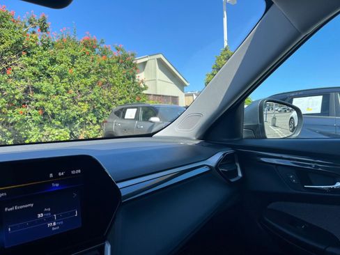 Used 2025 Chevrolet TrailBlazer LT FWD image 36