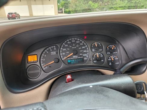 Used 2002 Chevrolet Suburban LT AWD/4WD image 26