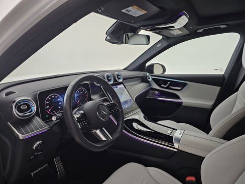 Certified 2025 Mercedes-Benz GLC 300 4MATIC image 7