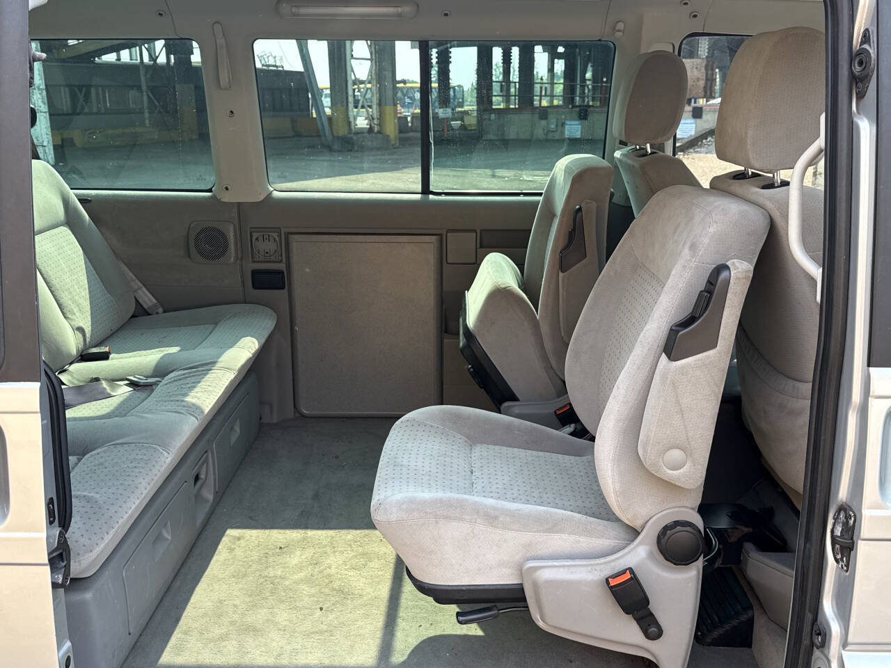 Used 2003 Volkswagen Eurovan MV FWD image 11