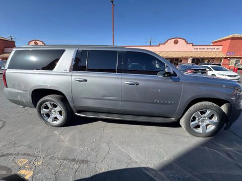 Used 2020 Chevrolet Suburban LT image 5