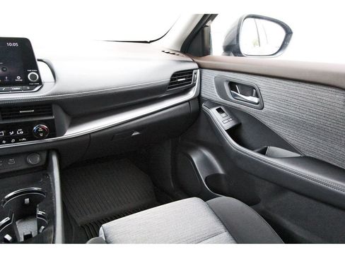 Certified 2023 Nissan Rogue SV FWD image 10