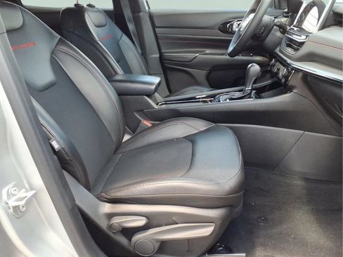 Used 2025 Jeep Compass Trailhawk AWD/4WD image 12