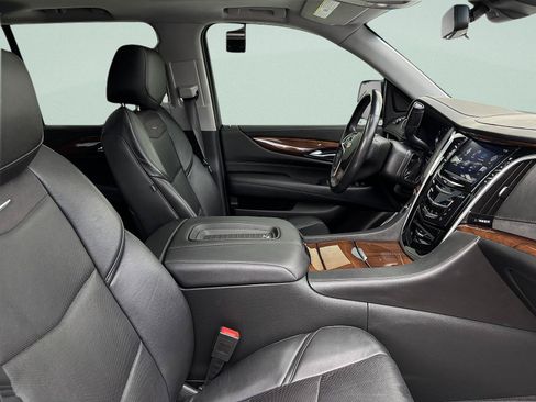 Used 2020 Cadillac Escalade Luxury AWD/4WD image 41