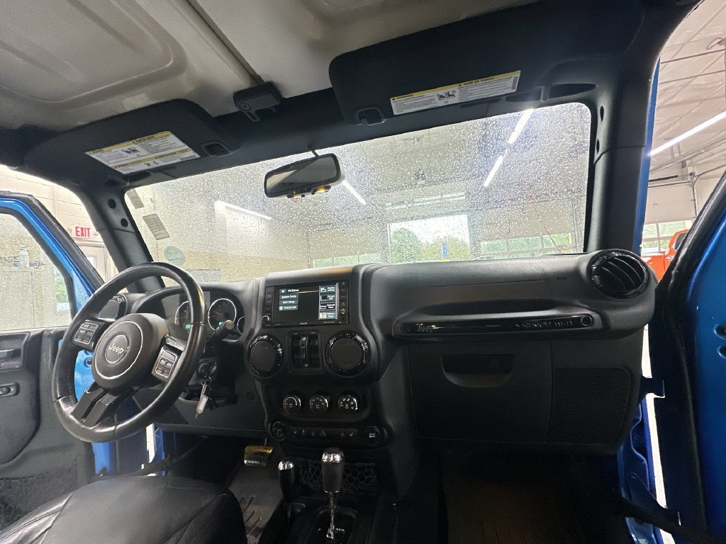 Used 2015 Jeep Wrangler Unlimited Sahara AWD/4WD image 29