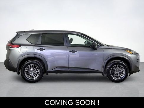 Used 2021 Nissan Rogue S image 2