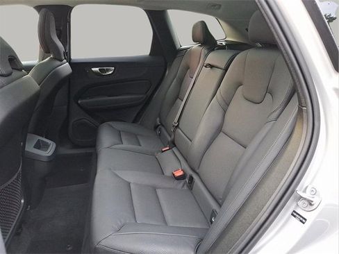 Certified 2025 Volvo XC60 B5 Plus image 7