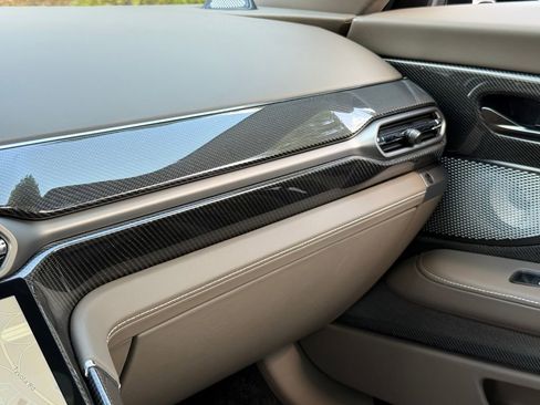 New 2025 Aston Martin Vanquish image 41