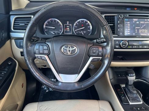 Used 2014 Toyota Highlander Limited Platinum image 28