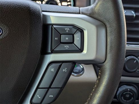 Used 2018 Ford F150 Lariat image 28