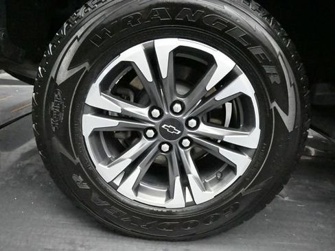 Used 2022 Chevrolet Colorado Z71 AWD/4WD image 33