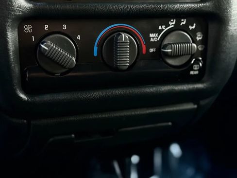 Used 2004 Chevrolet Blazer LS w/ Preferred Equipment Group image 17