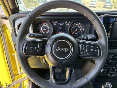 Used 2024 Jeep Wrangler Unlimited Sport AWD/4WD image 39