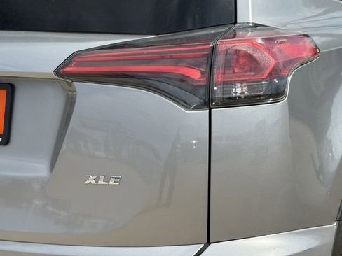 Used 2018 Toyota RAV4 XLE image 8