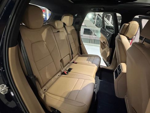 Used 2023 Porsche Cayenne image 22