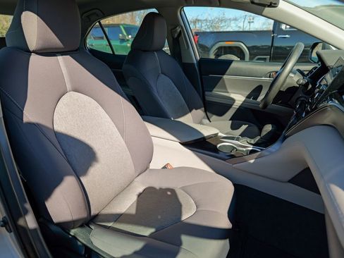 Used 2022 Toyota Camry LE w/ Carpet Mat Package (TMS) FWD image 36