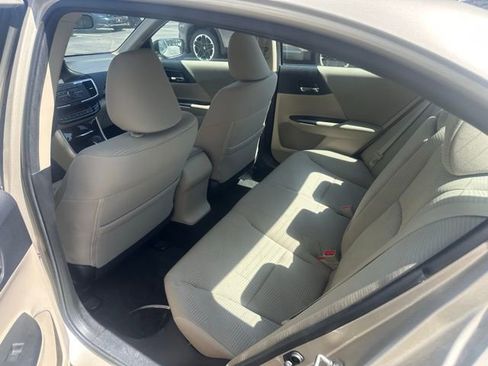 Used 2017 Honda Accord LX image 4