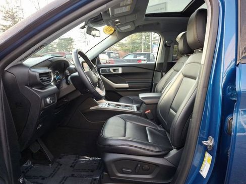 Used 2021 Ford Explorer XLT w/ Equipment Group 202A image 23
