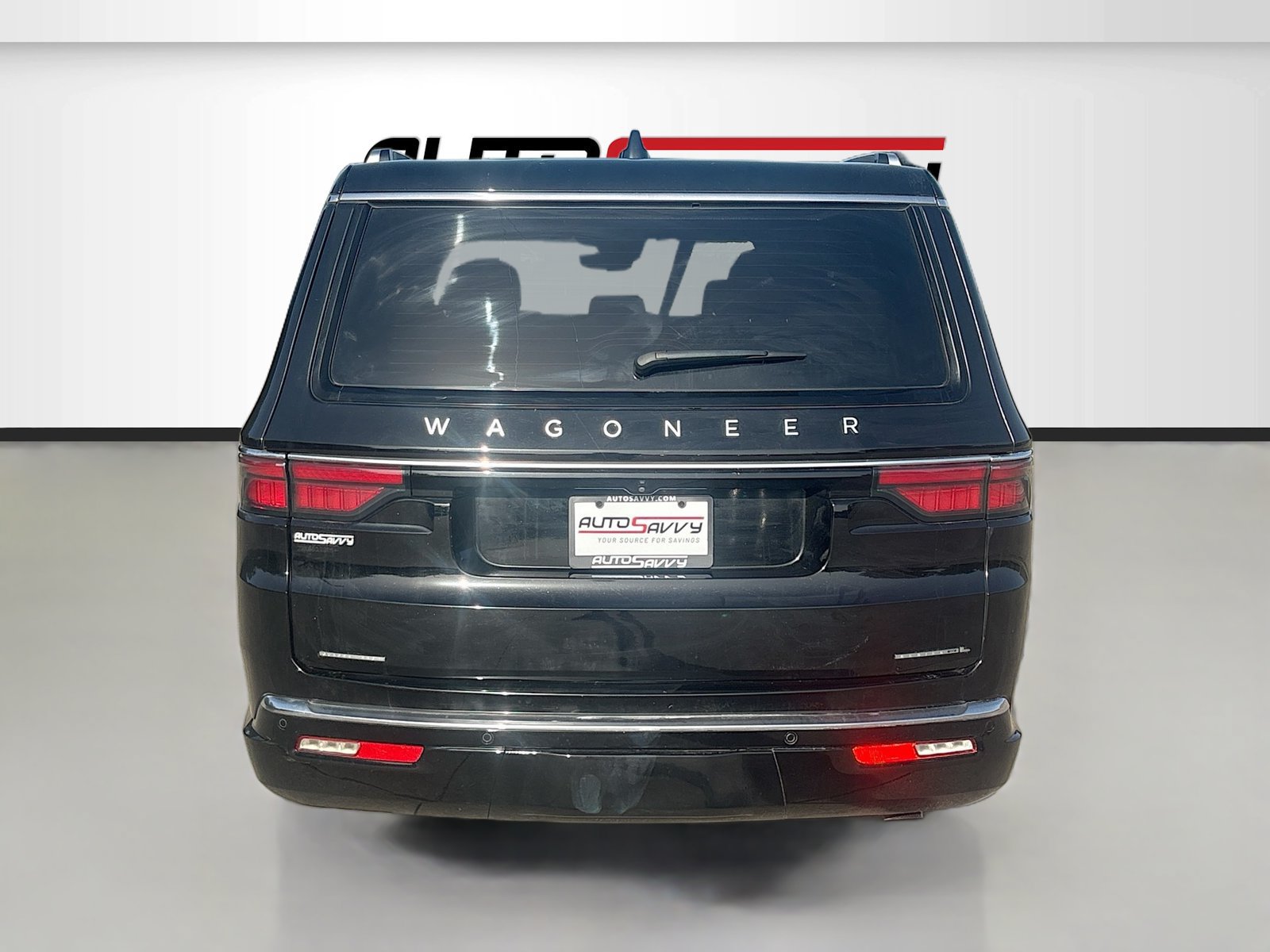 Used 2023 Jeep Wagoneer L Series III w/ Preferred Equipment Group AWD/4WD image 6