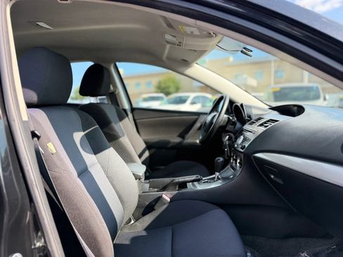 Used 2010 MAZDA MAZDA3 i Touring FWD image 24
