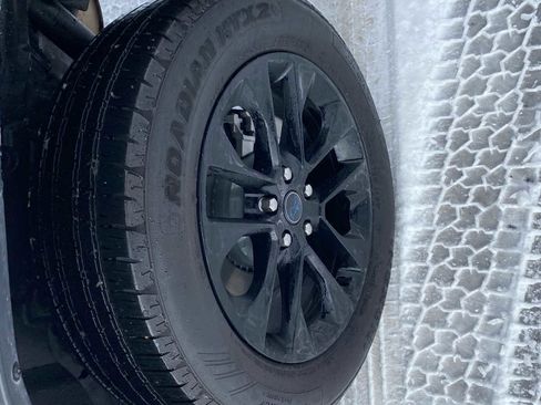 Used 2025 Jeep Wrangler Sahara image 9