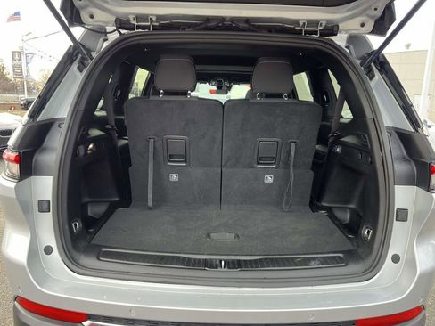 Used 2025 Jeep Grand Cherokee L Laredo image 13