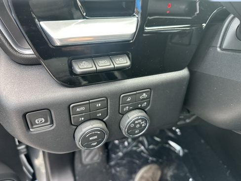 New 2026 Chevrolet Silverado 2500 High Country w/ High Country Premium Package AWD/4WD image 13