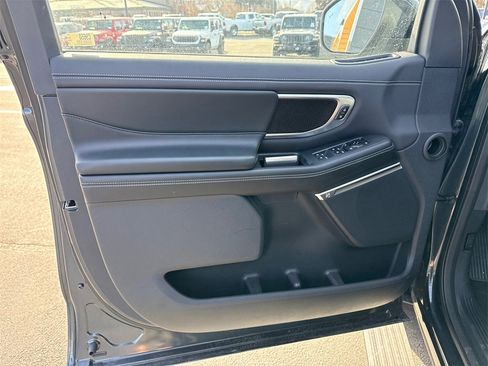 Used 2025 Ford Expedition Max Platinum w/ Stealth Appearance Package image 8