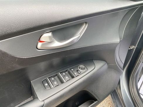 Used 2021 Kia Forte LXS image 20