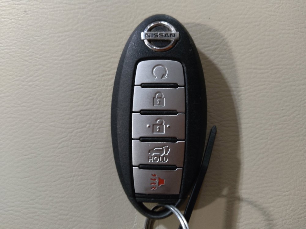 Used 2016 Nissan Pathfinder Platinum FWD image 32