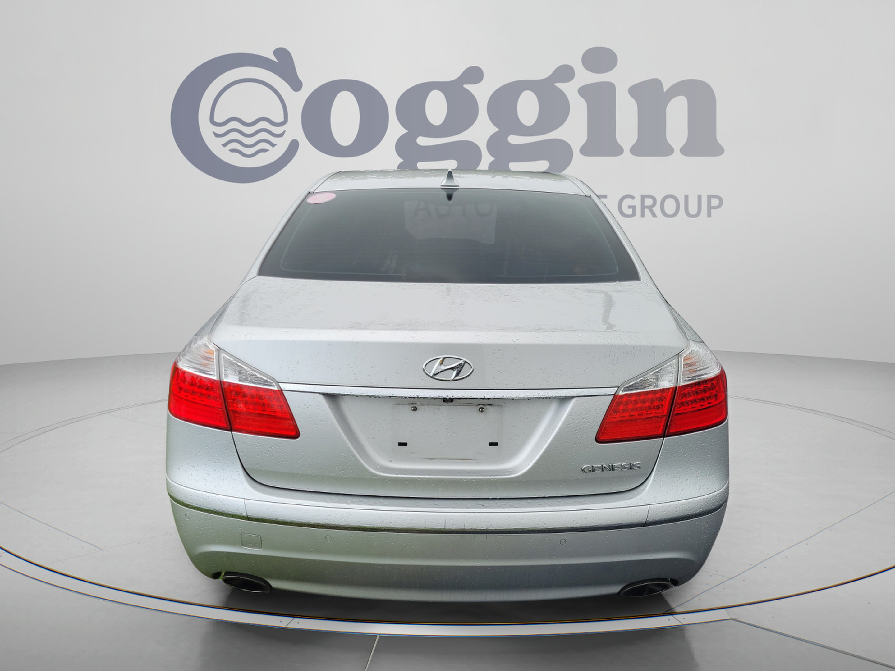 Used 2009 Hyundai Genesis 3.8 w/ Technology Pkg 4 RWD image 3