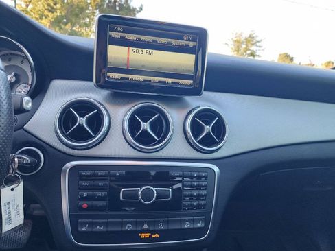 Used 2015 Mercedes-Benz GLA 250 4MATIC image 22